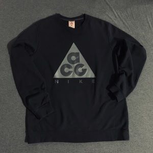 Nike ACC Crew Neck Sweatshirt w/ Rear Zip Pocket